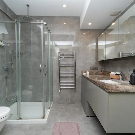 Appartement 3-bedroom New With Balcony