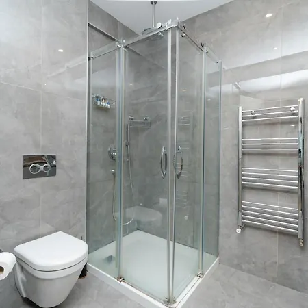 3-bedroom New With Balcony Appartement Istanboel