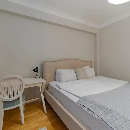 Appartement 3-bedroom New With Balcony