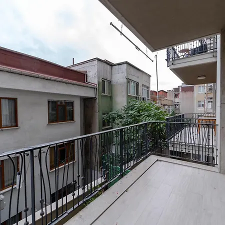 3-bedroom New With Balcony Istanbul